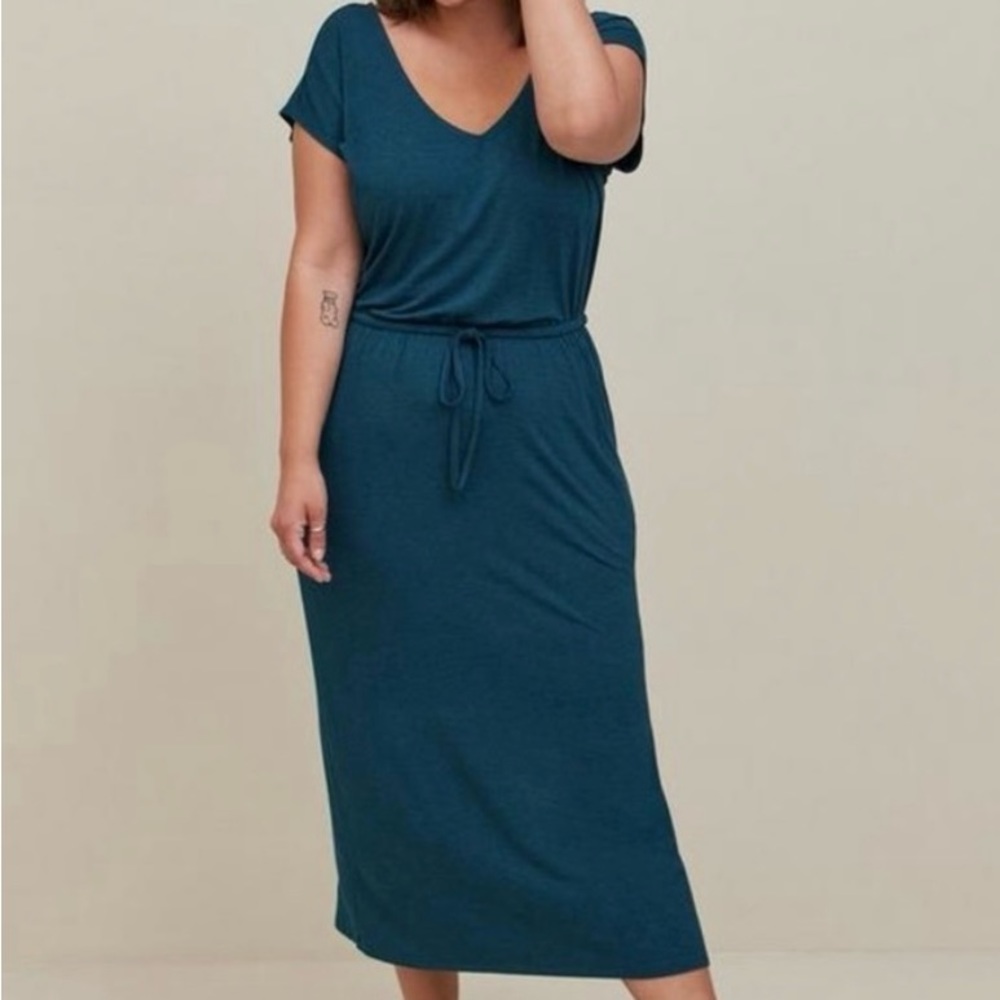 Torrid size 2 NWT Teal Midi Dress